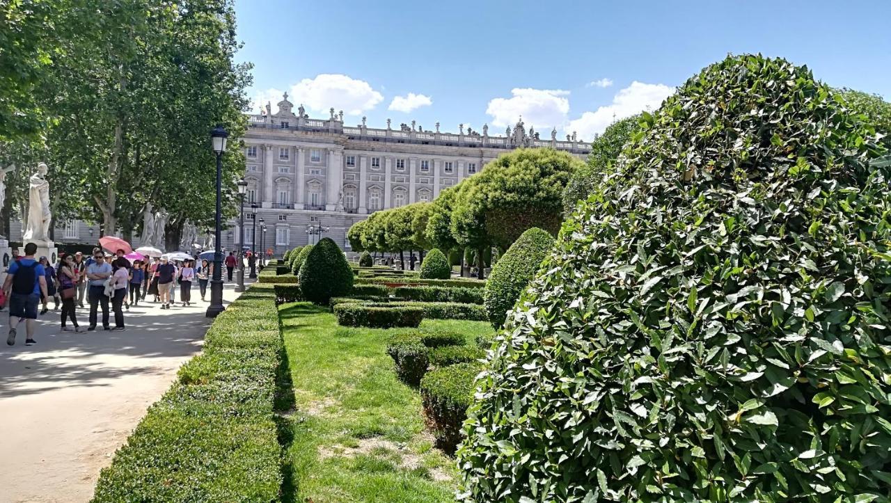 Villa "Luna De Segovia" Leganés Eksteriør billede