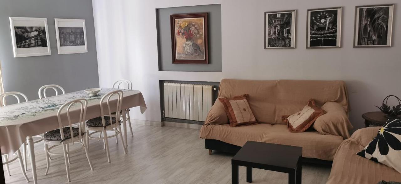 Villa "Luna De Segovia" Leganés Eksteriør billede